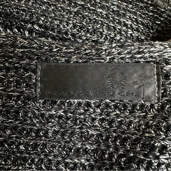 Huang Shu Chi Silver Metallic Top Large Medium - Picture 7 of 10